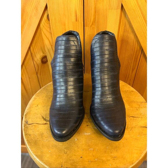 Coconuts by Matisse Dark Blue Pronto Ankle Boots Booties Size 6M - Picture 2 of 8